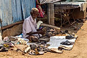 Street sellers, Old Thanjavur, Tamil Nadu. 